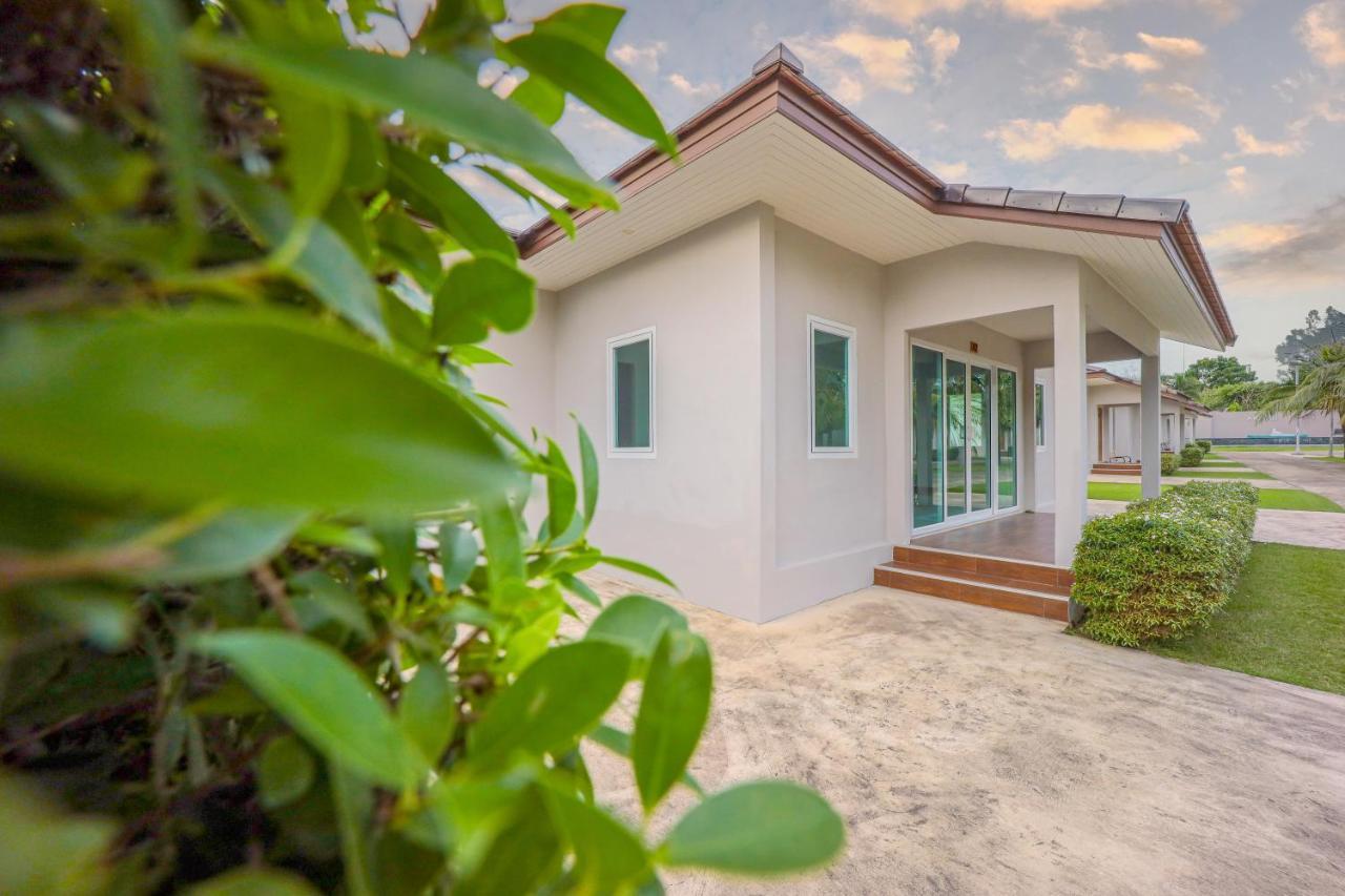 Akard Private Villas Sattahip Exterior photo