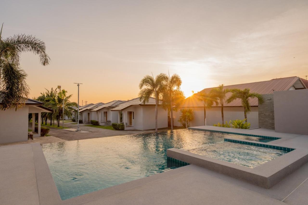Akard Private Villas Sattahip Exterior photo