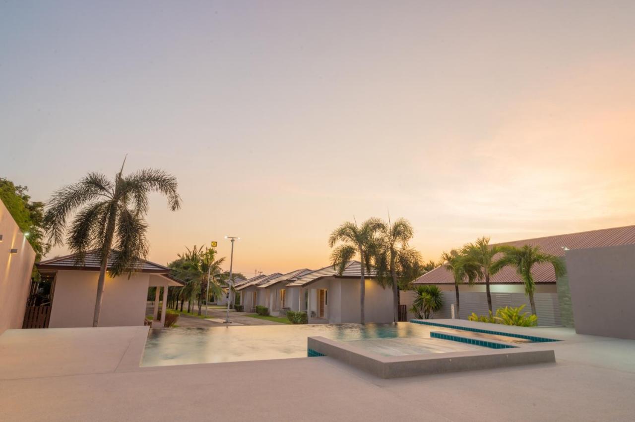 Akard Private Villas Sattahip Exterior photo