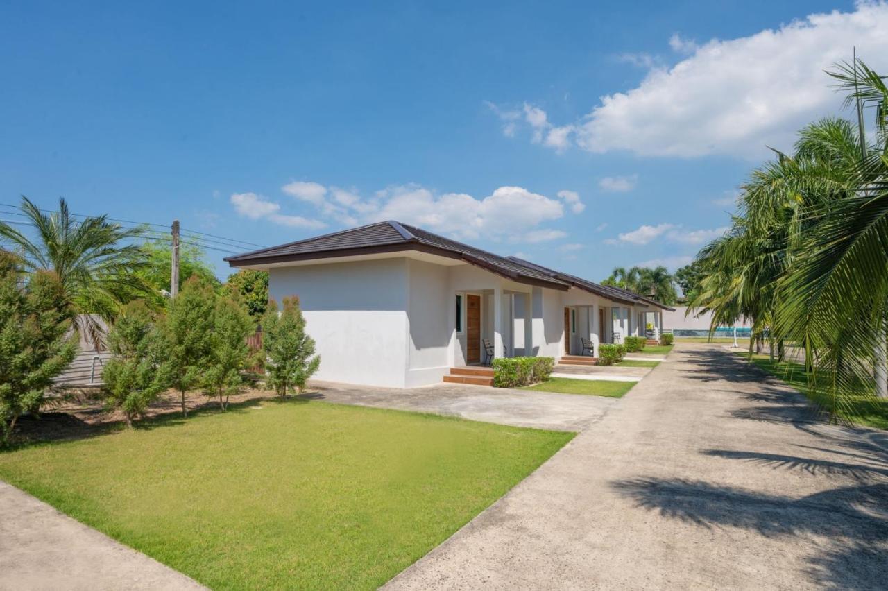 Akard Private Villas Sattahip Exterior photo