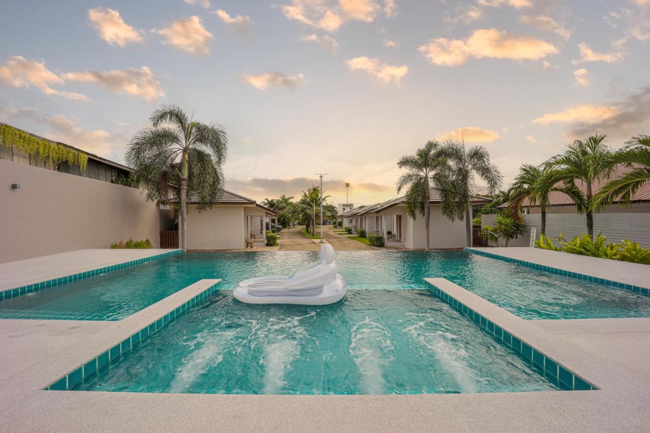 Akard Private Villas Sattahip Exterior photo